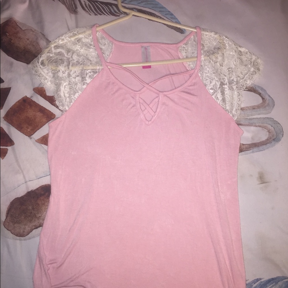 pink top